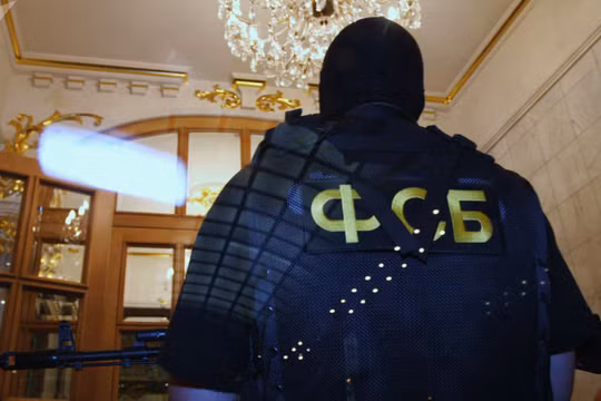 Nhân viên an ninh Nga