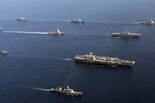 Mỹ tiết lộ kế hoạch tập trận một tuần ở Biển Đông và eo biển Đài Loan sau sự cố khu trục hạm Trung Quốc cắt mặt chiến hạm Mỹ tuần tra sát đảo nhân tạo bồi lấp phi pháp ở khu vực quần đảo Trường Sa