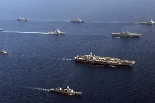 Mỹ tiết lộ kế hoạch tập trận một tuần ở Biển Đông và eo biển Đài Loan sau sự cố khu trục hạm Trung Quốc cắt mặt chiến hạm Mỹ tuần tra sát đảo nhân tạo bồi lấp phi pháp ở khu vực quần đảo Trường Sa