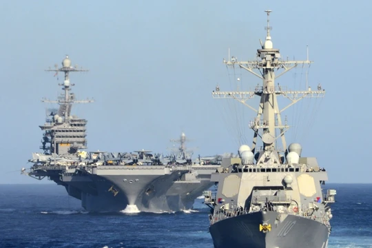 Mỹ đã điều tới hai cụm tác chiến tàu sân bay sẵn sàng xung quanh khu vực Biển Đông