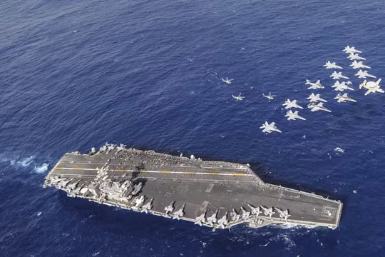Cụm tác chiến tàu sân bay Mỹ