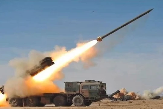 Tornado-S khai hỏa dữ dội