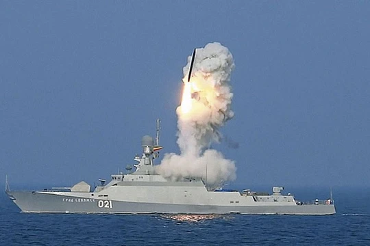 Chiến hạm nhỏ lớp Buyan phóng tên lửa hành trình Kalibr