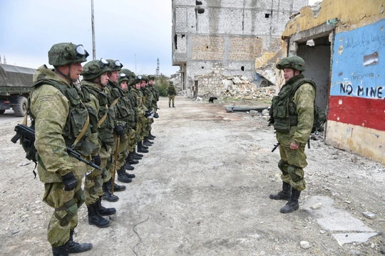 Binh sĩ Nga làm nhiệm vụ tại Syria