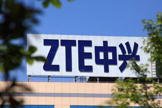 Tập đoàn ZTE Trung Quốc vừa bất ngờ thoát khỏi sự trừng phạt của ông Trump