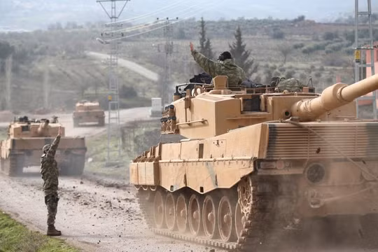 Xe tăng quân đội Thổ Nhĩ Kỳ ở Afrin, Syria