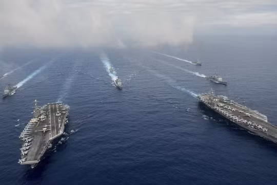Hai cụm tác chiến tàu sân bay Stennis và Reagan tập trận chung trên biển Philippines gần đây