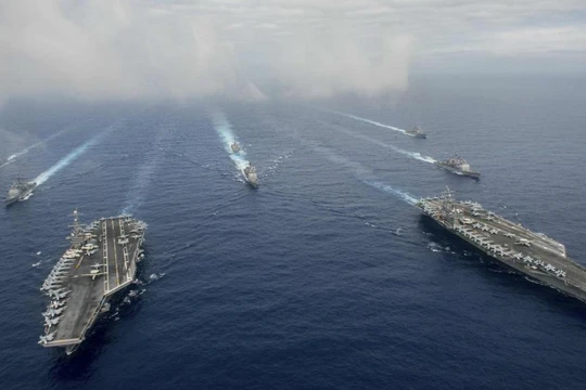 Hai cụm tác chiến tàu sân bay Stennis và Reagan tập trận chung trên biển Philippines gần đây