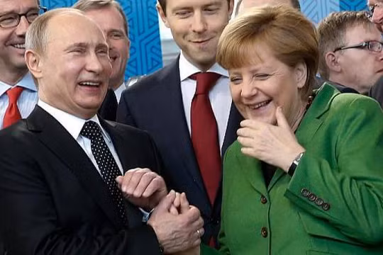 Ông Putin vừa có chuyến thăm Đức và hội đàm với Thủ tướng Merkel