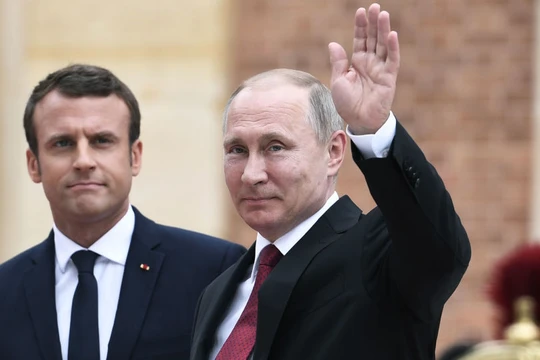 Tổng thống Nga Putin và tổng thống Pháp Macron