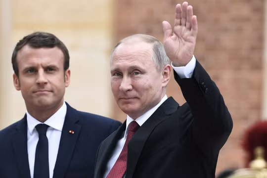 Tổng thống Nga Putin và tổng thống Pháp Macron