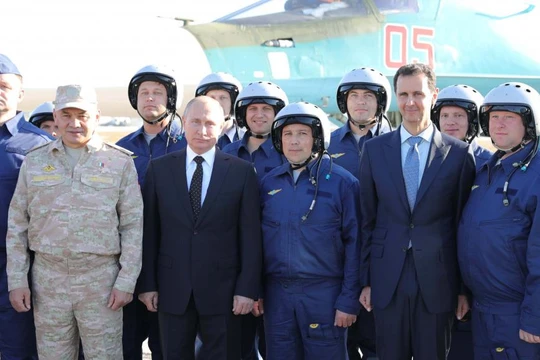 Tổng thống Nga Putin vừa bất ngờ sang Syria hạ lệnh rút quân đội Nga