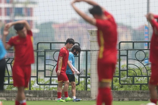 Hoàng Đức phải tập riêng cùng bác sĩ Choi 