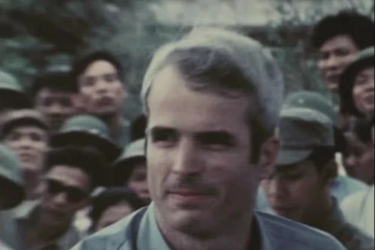 Ông John McCain, hiện là Thượng nghị sĩ Hoa Kỳ