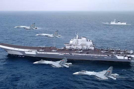 Tàu sân bay Liêu Ninh.