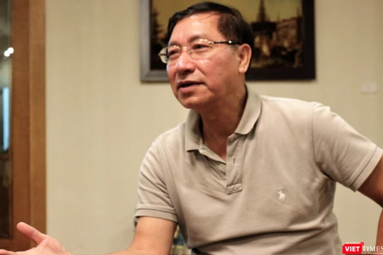 Ông Nguyễn Quang Khai - Cựu Đại sứ Việt Nam tại Trung Đông trao đổi với VietTimes.