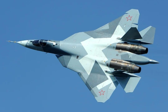 Máy bay chiến đấu tàng hình thế hệ thứ 5, Su-57 của Nga.