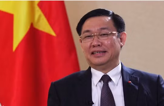 Phó Thủ tướng Vương Đình Huệ trả lời phỏng vấn Bloomberg TV.