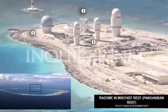 Công trình trên Đá Vành Khăn.