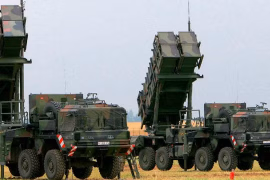 Lá chắn tên lửa.