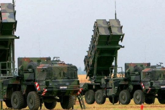 Lá chắn tên lửa.