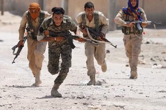 Các chiến binh người Kurd tại Raqqa