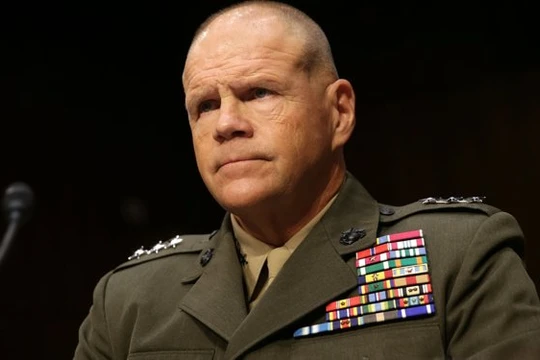 Tướng Robert Neller.