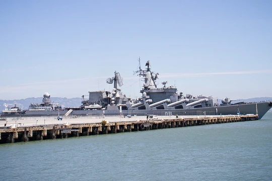 Tàu chiến Varyag của Nga.