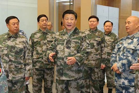 Chủ tịch Trung Quốc Tập Cận Bình cùng các tướng lĩnh.