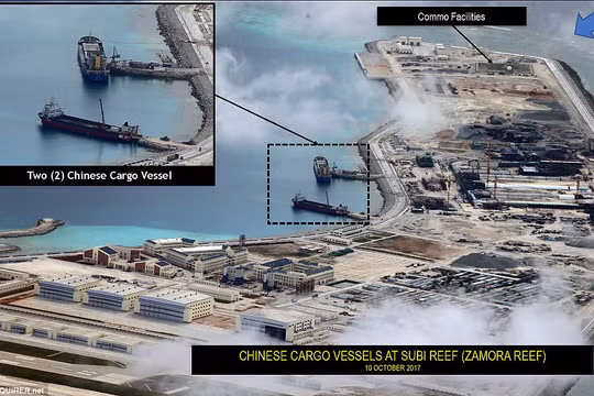 Công trình trái phép của Trung Quốc tại đảo đá Xu Bi.