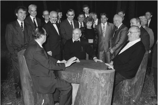 Ông Gorbachev bàn về việc tái thống nhất nước Đức.