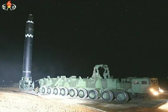 Triều Tiên chuẩn bị phóng tên lửa Hwasong-15