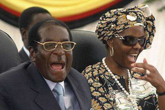 Miễn truy tố hai vợ chồng Mugabe