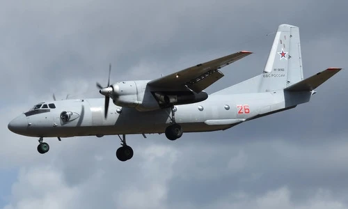 Máy bay vận tải An-26.