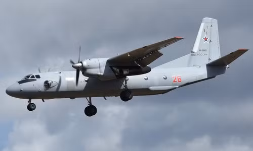 Máy bay vận tải An-26.