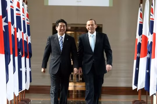 Thủ tướng Nhật Shinzo Abe và Thủ tướng Úc Tony Abbott.