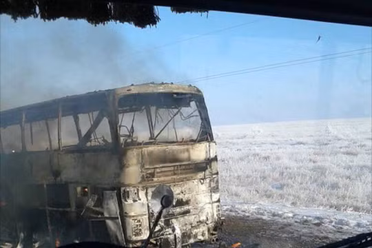 Chiếc xe bus đã bị cháy rụi.