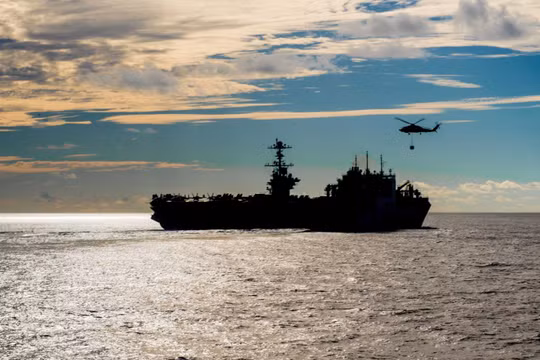 Tàu chiến Mỹ trên Biển Đông.