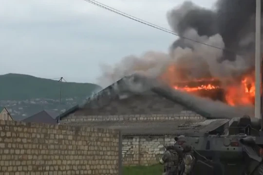 Tòa nhà khủng bố ẩn nấp.