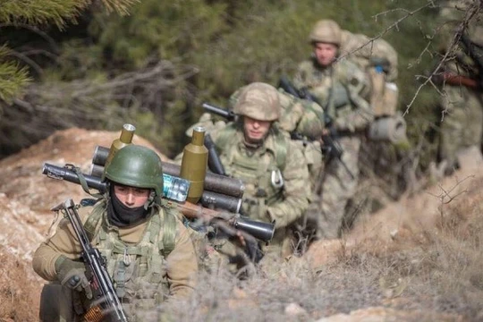 Quân Thổ Nhĩ Kỳ tại tây bắc Syria.
