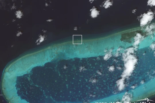 Công trình trên đá bông bay.