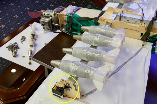 Bom cối trong vụ tấn công căn cứ quân sự của Nga.