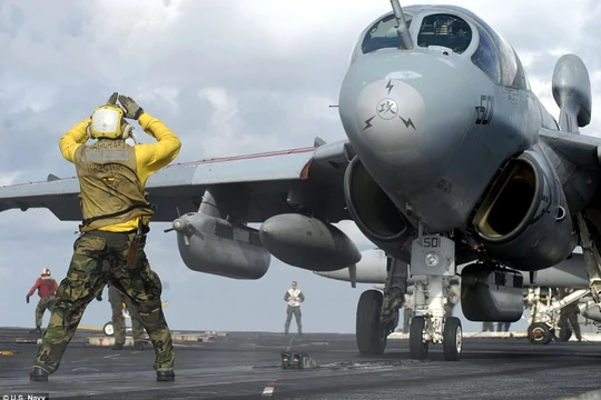 Áo vàng hải quân