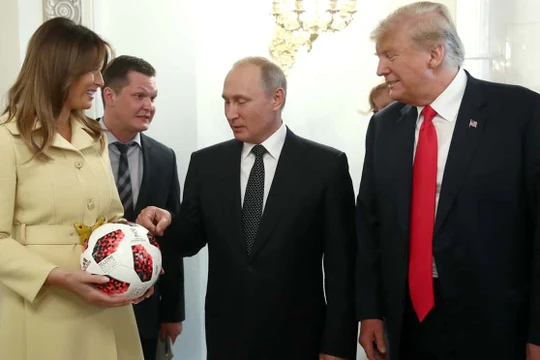 Tổng thống Nga và Mỹ sau họp báo.