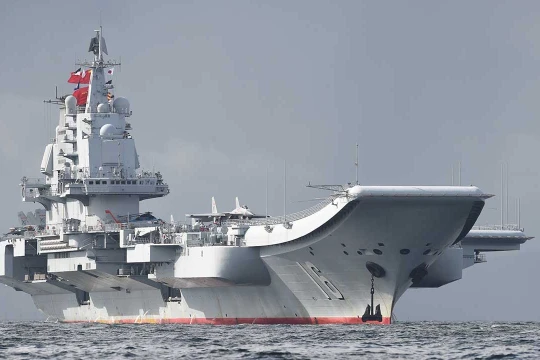 Tàu sân bay Liêu Ninh.