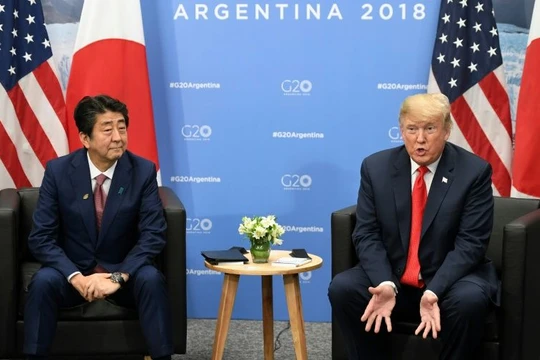 Thủ tướng Nhật Bản Shinzo Abe và tổng thống Hoa Kỳ Donald Trump.