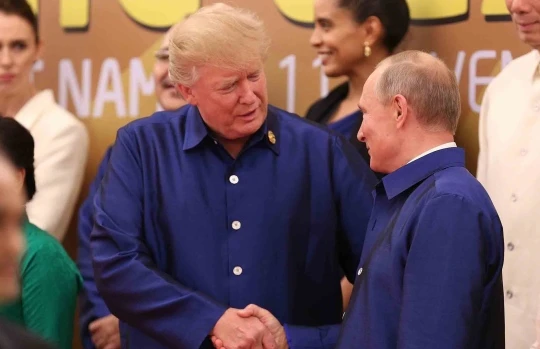 Ông Trump và ông Putin có trao đổi ngắn tại Đà Nẵng.