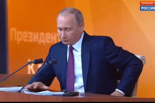 Ông Putin trong cuộc họp báo thường niên.