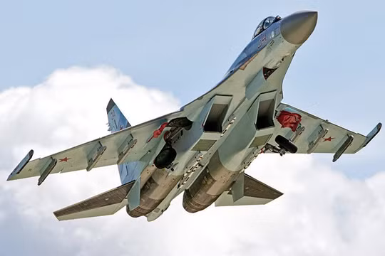 Máy bay Su-35S.
