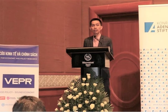 TS. Nguyễn Đức Thành phát biểu tại buổi tọa đàm (Nguồn: VEPR)